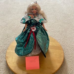 1995 Holiday Barbie doll with no box
